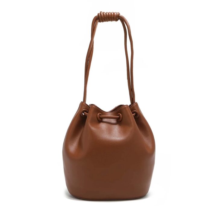 BOLSO STUDDED BUCKET NICOLE LEE COLOR CHOCOLATE - Imagen 2
