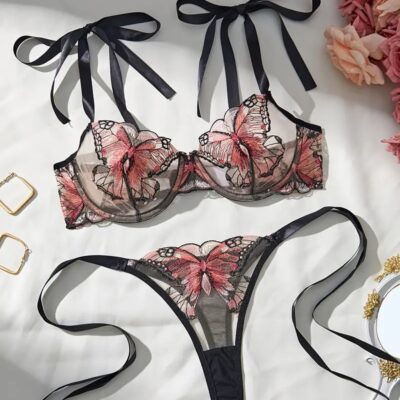 CONJUNTO CON DISEÑO DE MARIPOSA 2 PIEZAS